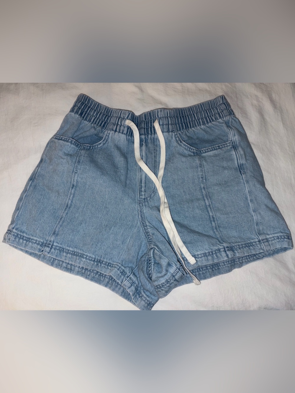 Target Universal thread shorts